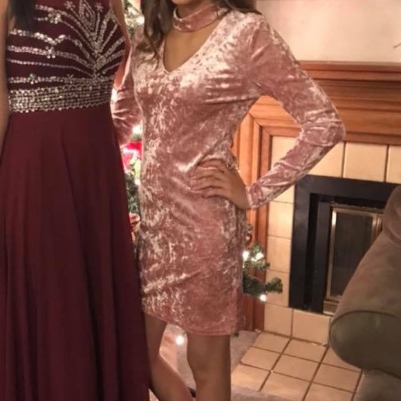 Pink crushed velvet homecoming long sleeve dress - Picture 1 of 4